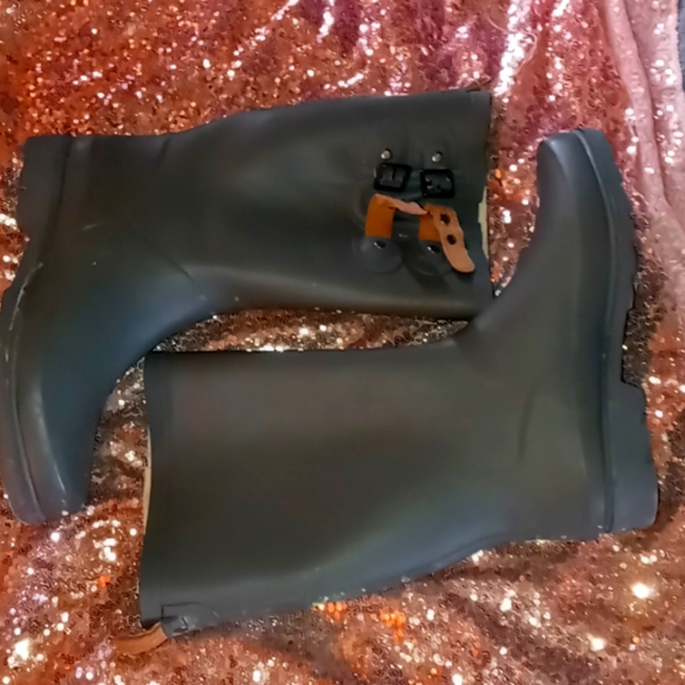 Rain boots